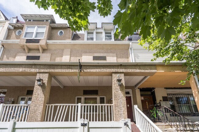 Foto del edificio - Amazing 1BR/1BA Apartment in University Ci...