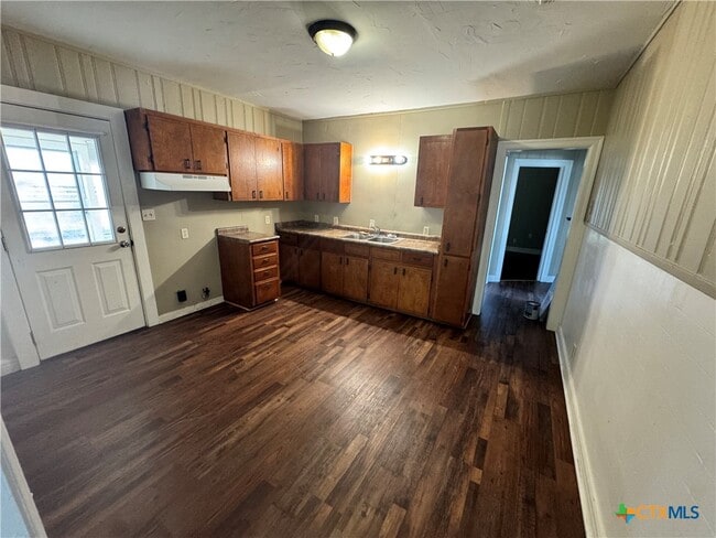 Building Photo - 209 Lackey St