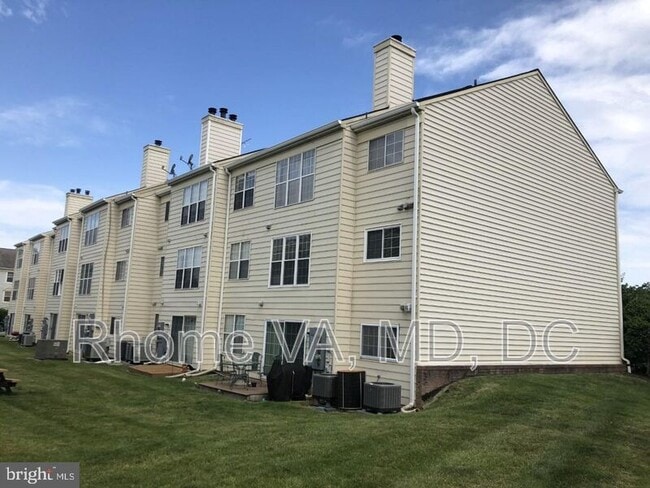 Foto del edificio - 1129 Huntmaster Terrace NE