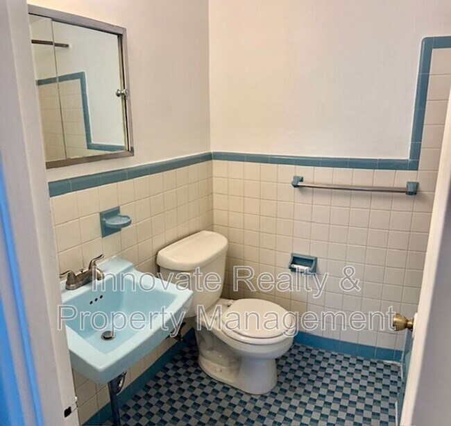 Foto del edificio - 7613 Whitaker Ave