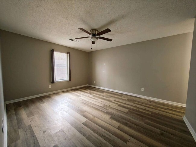 Foto del edificio - Newly Renovated Home In Frayser - Open To Section 8