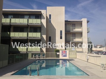 Foto principal - 1299 E Green St