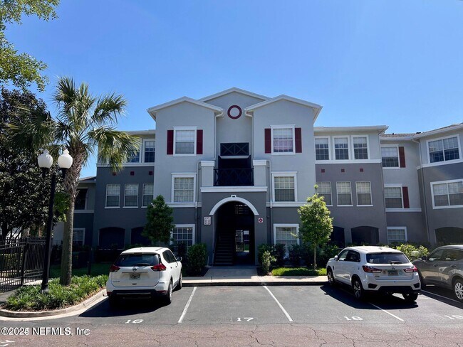 Foto del edificio - 3591 Kernan Blvd S