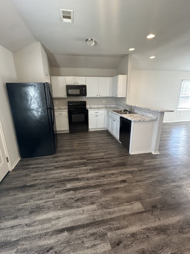 Building Photo - 2421 Judes Wy