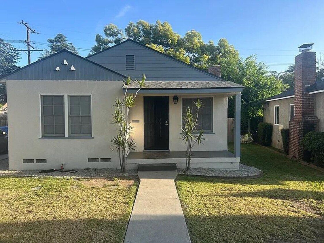 Foto principal - 10816 Illinois St