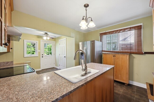 Foto del edificio - Enchanting Dutch Colonial in heart of Para...