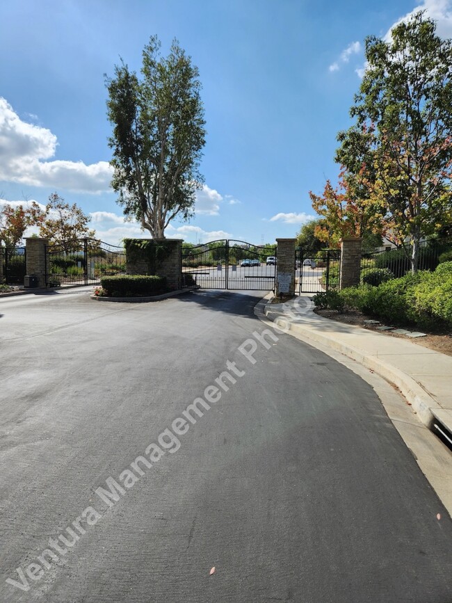 Building Photo - 14229 Shawnee Ct