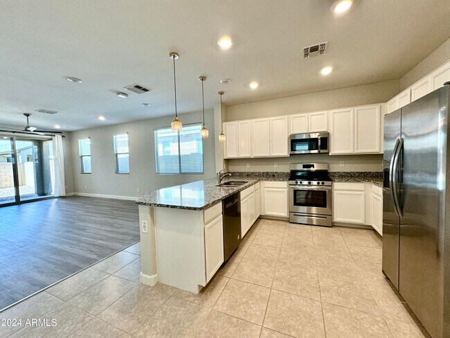 Building Photo - 298 W Rainbow Bridge Ln