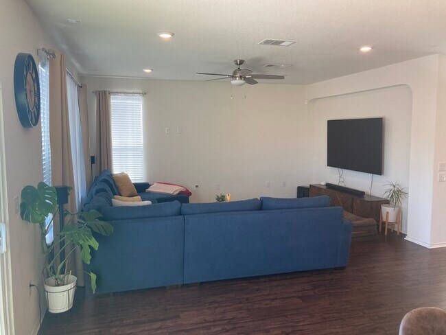 Foto del edificio - !! 50% OFF on 1st Month's Rent when you mo...