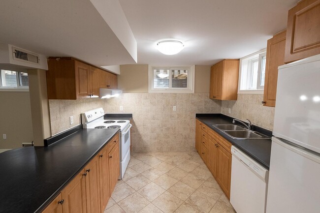 Building Photo - Willowbrook Place