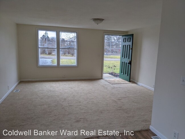 Building Photo - 3 br, 1 bath House - 1946 Outer Dr