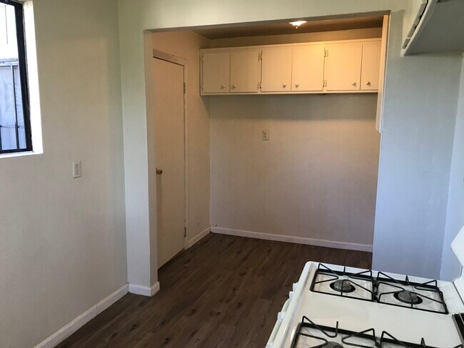 Foto del edificio - 3055 Spencer Ave