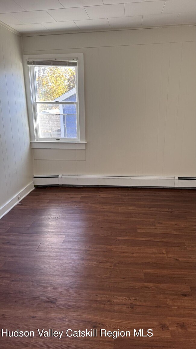 Building Photo - 626 NY-212