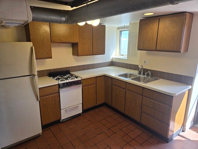 Cocina - 802 Lowell St