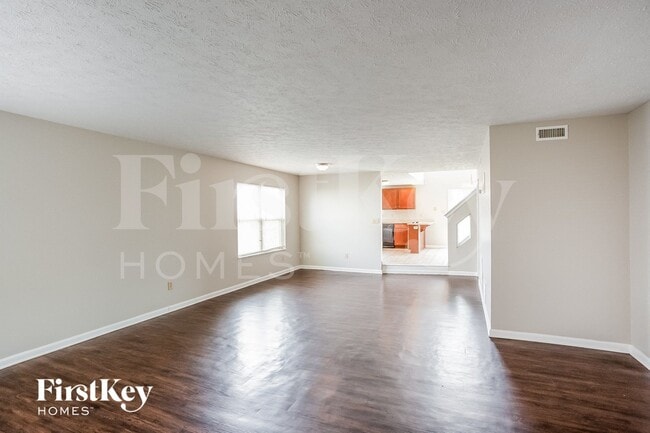 Foto del edificio - 6802 N Denton Ct