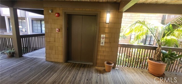Foto del edificio - 8880 Villa La Jolla Dr