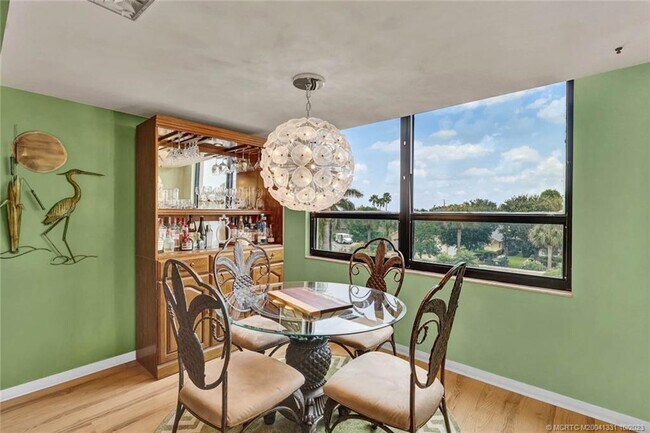 Foto del edificio - 3392 NE Causeway Blvd