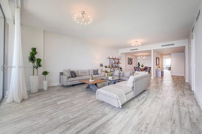 Building Photo - 10203 Collins Ave