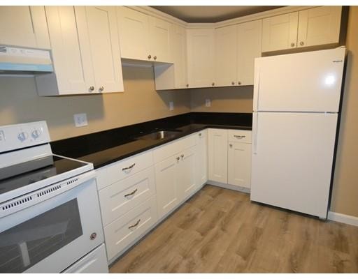 Building Photo - 33 Montvale Ave