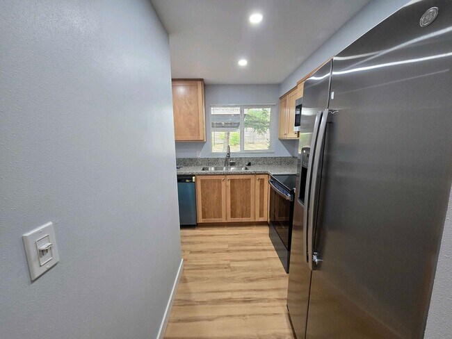 Foto del edificio - 3161 N Shore Dr SE