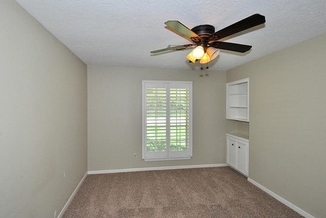 Building Photo - 2554 Hodges Bend Cir