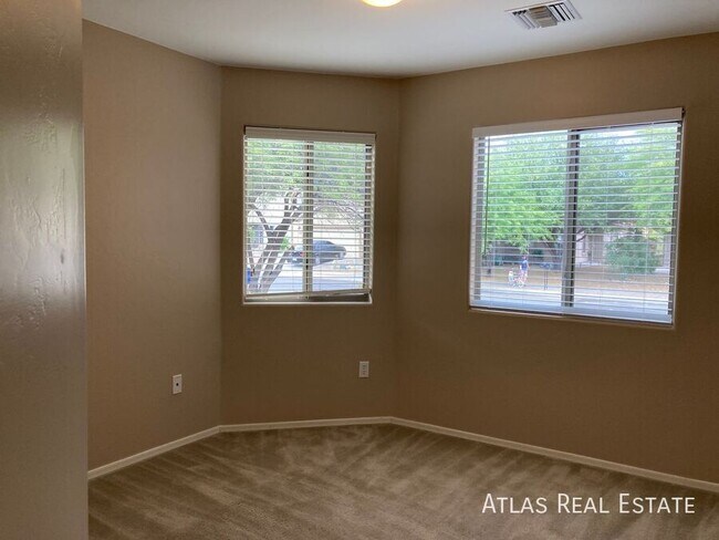 Building Photo - 4133 E Shadow Branch Dr