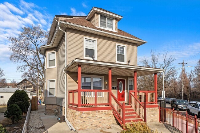 Foto del edificio - 3832 N Pulaski Rd