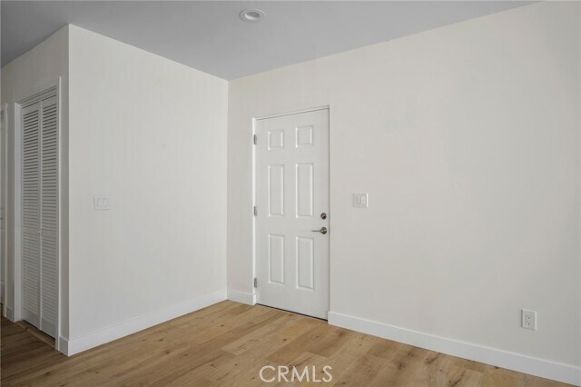 Foto del edificio - 6849 De Celis Pl