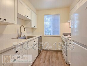 Building Photo - 20125 SW Tualatin Valley Hwy