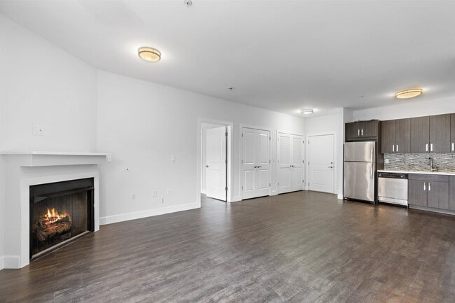 Building Photo - 510 45TH St