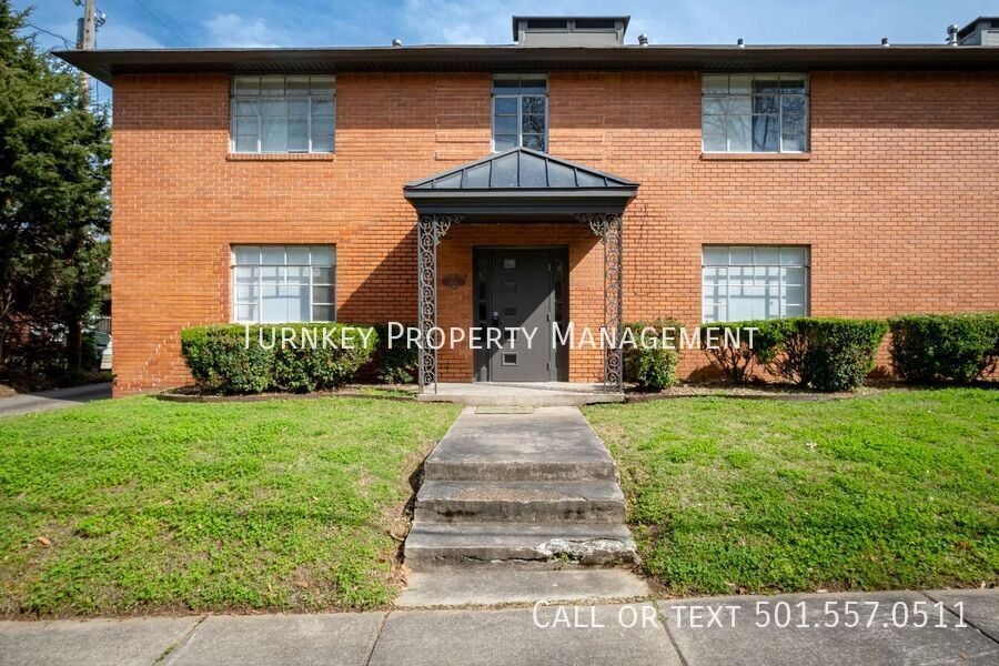 Primary Photo - 612 E 7th St