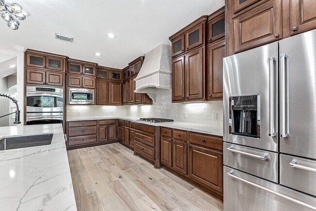 Foto del edificio - 10126 Springfield Ridge Dr