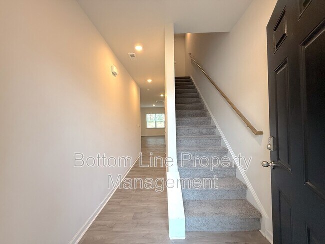 Foto del edificio - 8109 Murray Br Dr