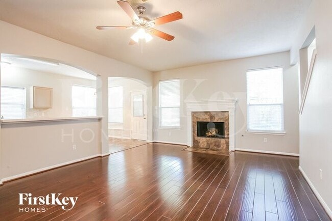 Foto del edificio - 4123 Heart Grove Dr