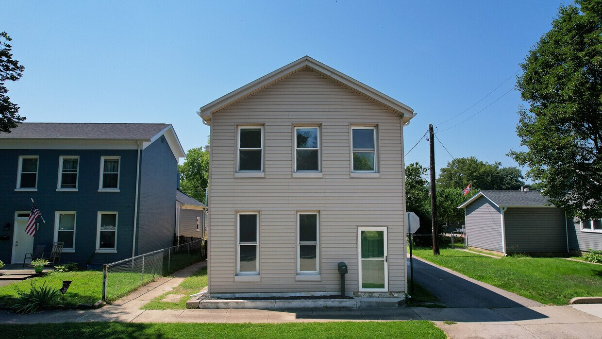 Primary Photo - 151 S Main St