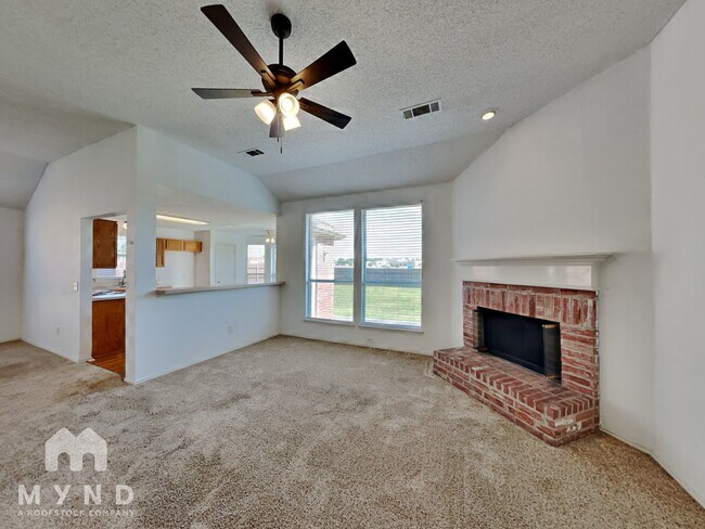 Building Photo - 205 Cloudcroft Dr