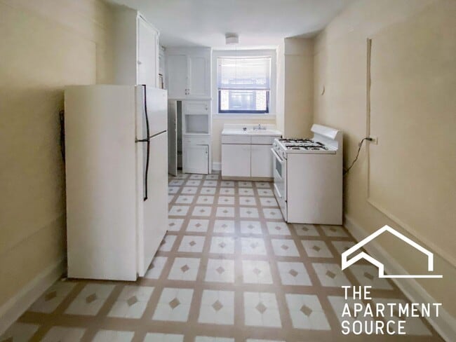 Photo - 1944 W Wilson Ave Apartment