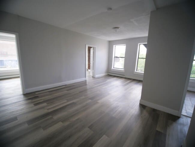 Building Photo - 557 Ocean Ave