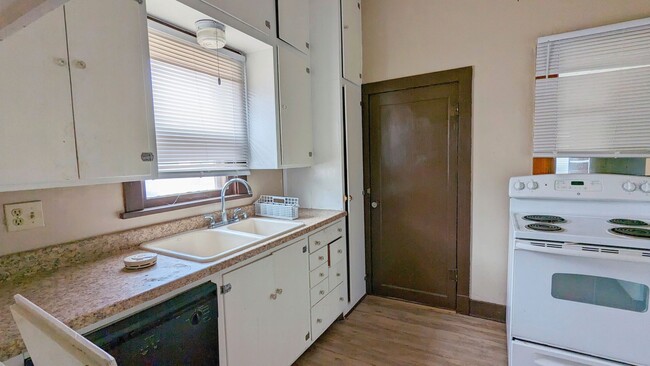 Building Photo - Cozy 2 bedroom in Arlington