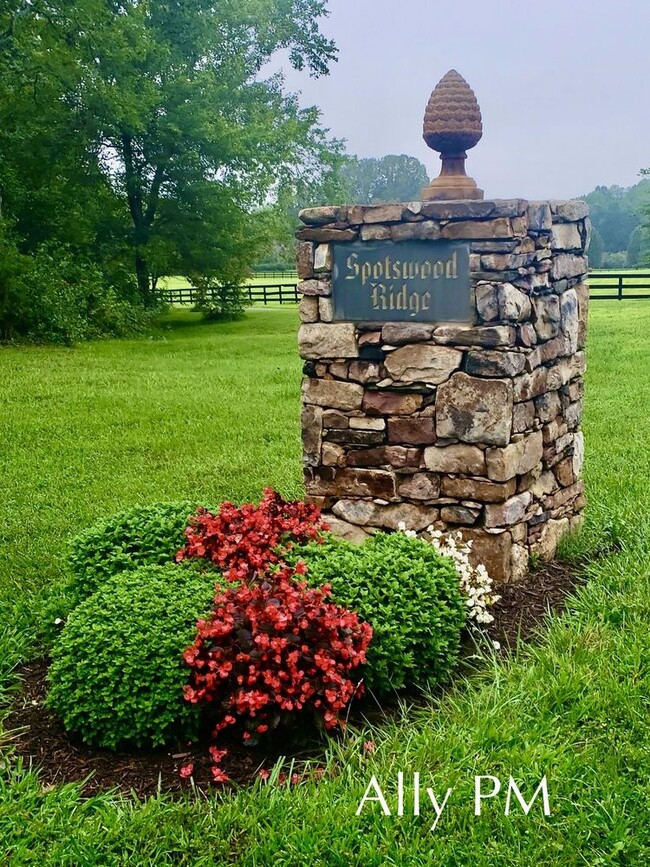 Foto del edificio - 13507 Spotswood Ridge Drive