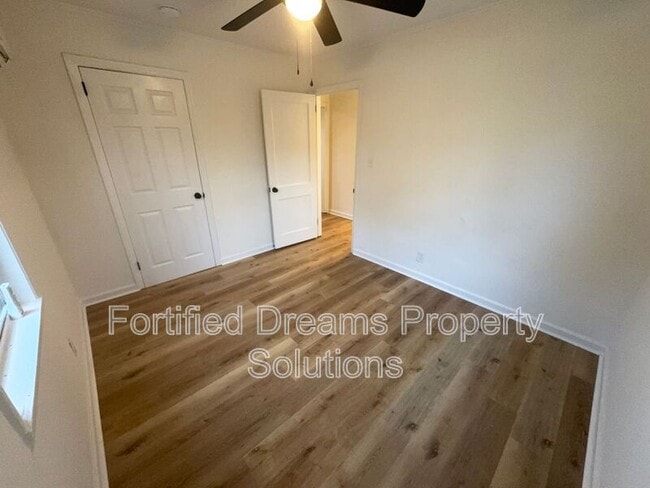 Foto del edificio - 1702 J Ave