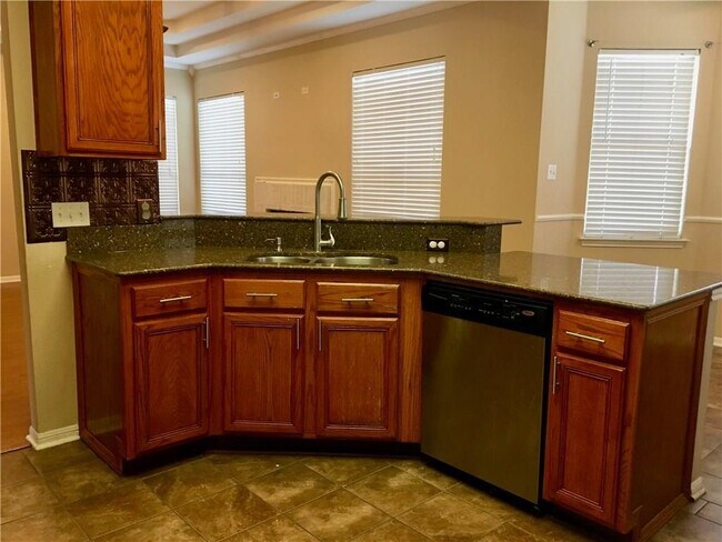 Foto del edificio - 3705 Eagles Nest St