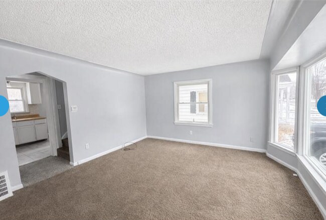 Foto del edificio - 18452 Shaftsbury Ave