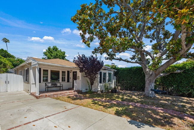 Building Photo - 4221 Sunnyslope Ave