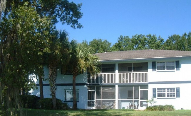 Foto del edificio - 454 Fairways Cir