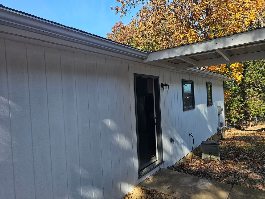 Primary Photo - 7692 Windward Point Dr