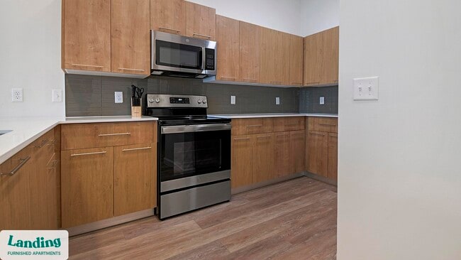 Building Photo - 5256 International Dr
