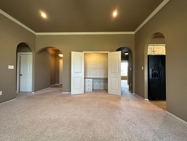 Building Photo - Spacious Elegance: Your Dream 3 Bed, 2 Bat...