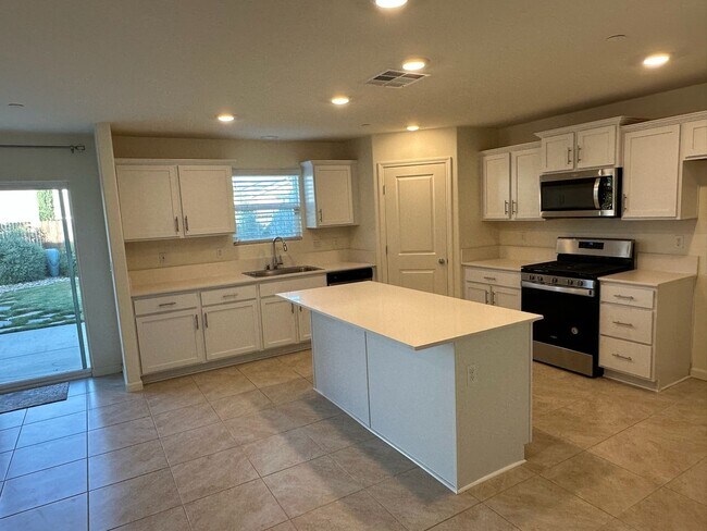 Foto del edificio - 3317 N Clay St