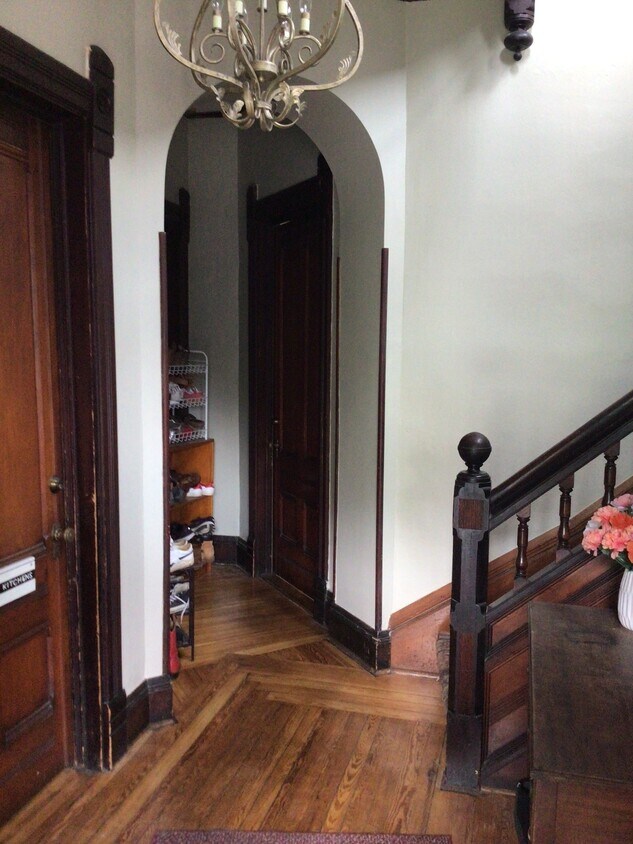 foyer and stairway to 2nd. floor - 212 S Albany St